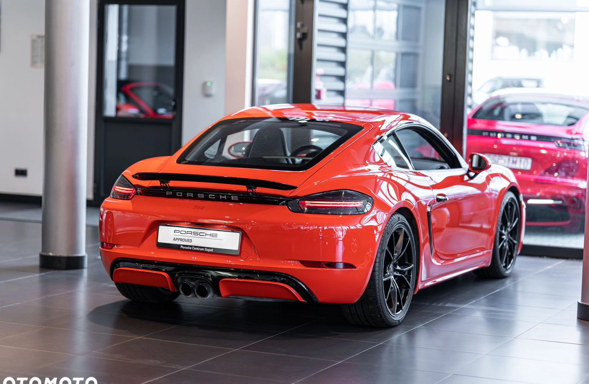 Porsche 718 Cayman cena 429718 przebieg: 13700, rok produkcji 2021 z Rudnik nad Sanem małe 379